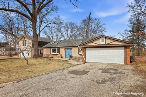 Tiny photo for 4320 Lakewood Road, McHenry, IL 60050 (MLS # 12598420)