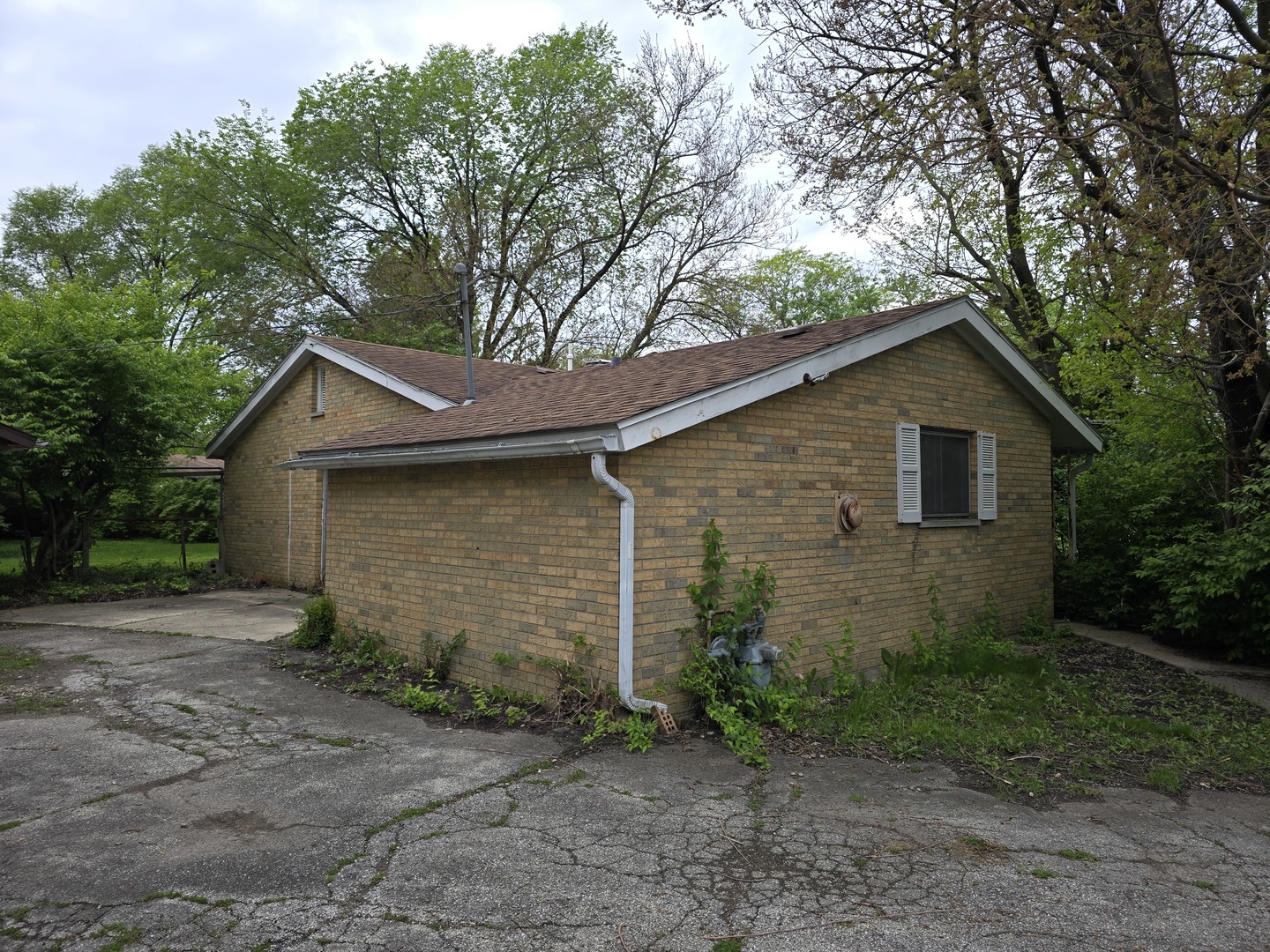 8621 W 167th Place