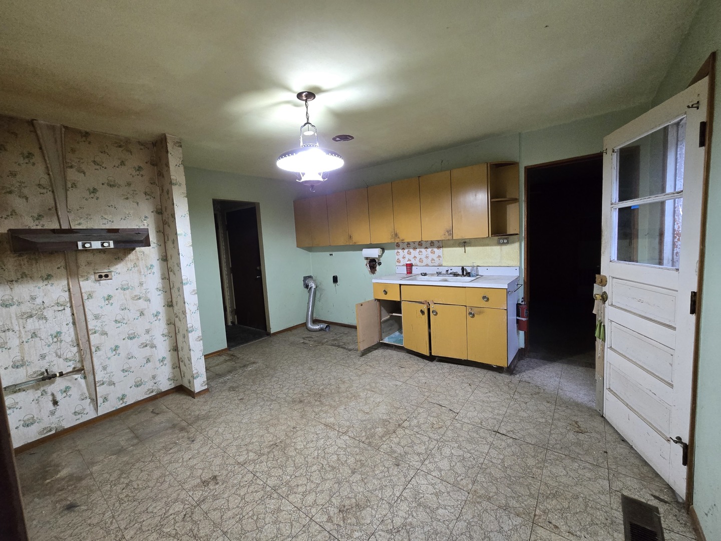 8621 W 167th Place