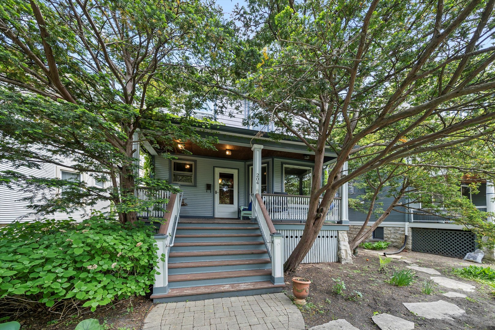 204 N Harvey Avenue