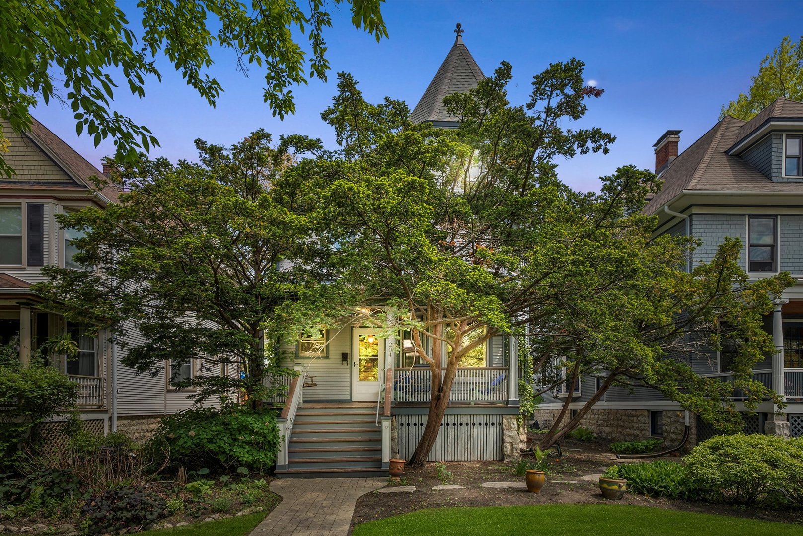 204 N Harvey Avenue