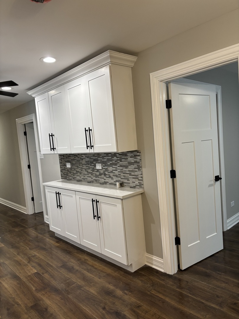 7737 S Champlain Avenue