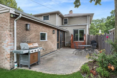 Tiny photo for 1100 N Oak Park Avenue, Oak Park, IL 60302 (MLS # 12731628)