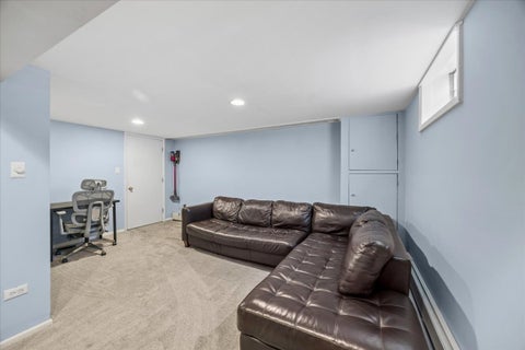 Tiny photo for 1100 N Oak Park Avenue, Oak Park, IL 60302 (MLS # 12731628)