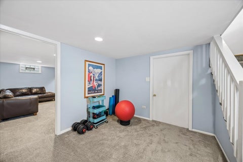 Tiny photo for 1100 N Oak Park Avenue, Oak Park, IL 60302 (MLS # 12731628)
