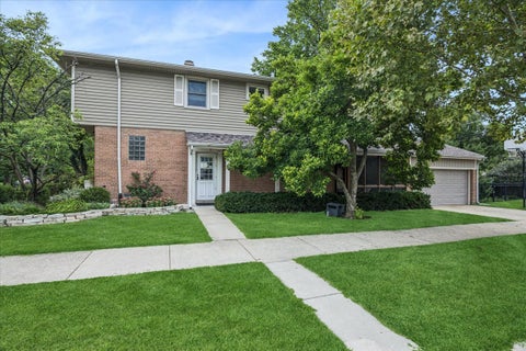 Tiny photo for 1100 N Oak Park Avenue, Oak Park, IL 60302 (MLS # 12731628)