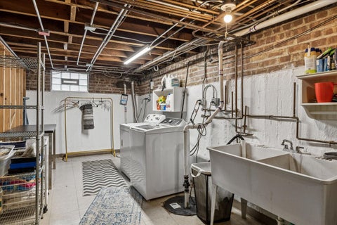Tiny photo for 1100 N Oak Park Avenue, Oak Park, IL 60302 (MLS # 12731628)