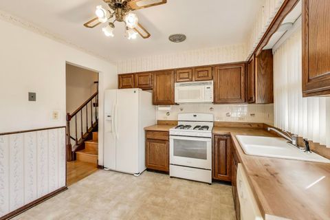 Tiny photo for 700 S Noah Terrace, Mount Prospect, IL 60056 (MLS # 12481113)