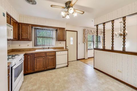 Tiny photo for 700 S Noah Terrace, Mount Prospect, IL 60056 (MLS # 12481113)