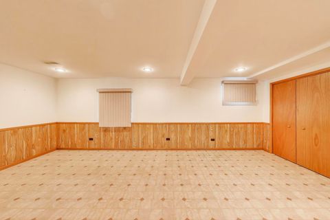 Tiny photo for 700 S Noah Terrace, Mount Prospect, IL 60056 (MLS # 12481113)