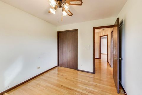 Tiny photo for 700 S Noah Terrace, Mount Prospect, IL 60056 (MLS # 12481113)