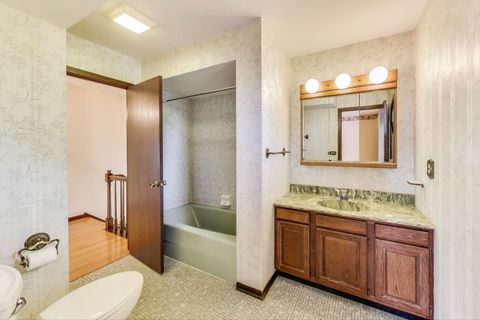 Tiny photo for 700 S Noah Terrace, Mount Prospect, IL 60056 (MLS # 12481113)