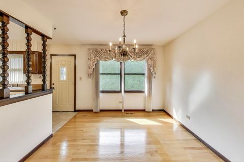 Tiny photo for 700 S Noah Terrace, Mount Prospect, IL 60056 (MLS # 12481113)