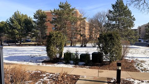Tiny photo for 2211 S Stewart Avenue #3D, Lombard, IL 60148 (MLS # 12540422)
