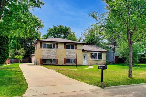 Tiny photo for 1411 N Burnng Bush Lane, Mount Prospect, IL 60056 (MLS # 12668801)
