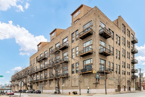 Photo of 2545 S DEARBORN Street #702, Chicago, IL 60616 (MLS # 12698766)