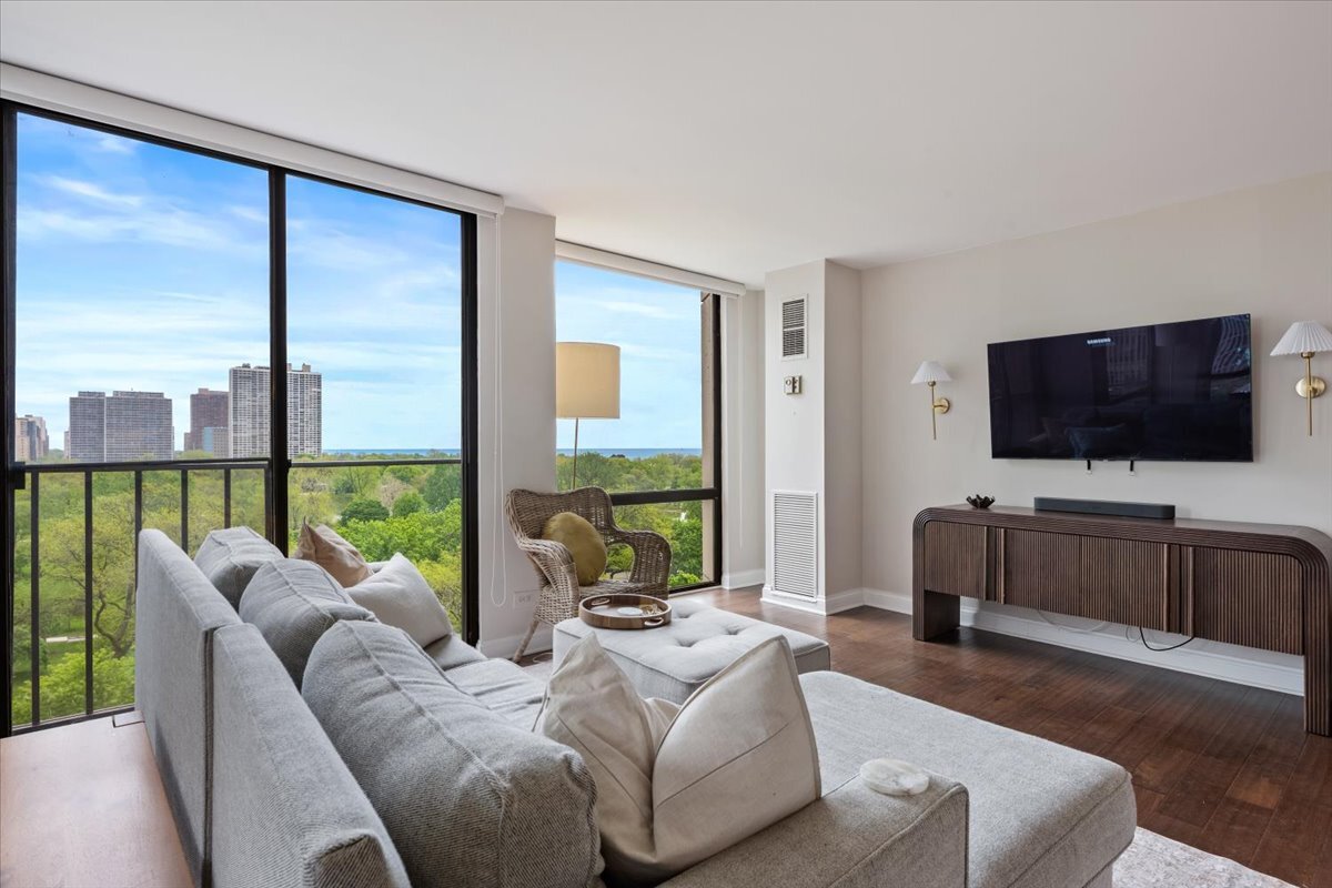 345 W FULLERTON Parkway 1108