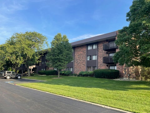 Photo of 1504 Woodbridge Road #1F, Joliet, IL 60436 (MLS # 12782037)