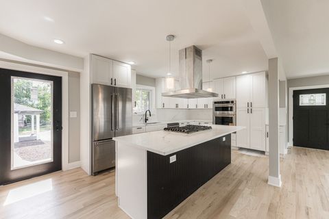 Tiny photo for 147 W North Avenue, Lombard, IL 60148 (MLS # 12465691)