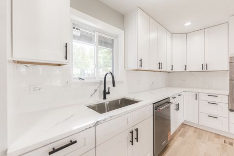 Tiny photo for 147 W North Avenue, Lombard, IL 60148 (MLS # 12465691)