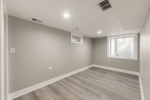 Tiny photo for 147 W North Avenue, Lombard, IL 60148 (MLS # 12465691)