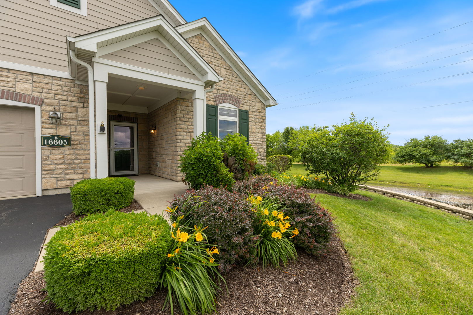 16605 S Fox Run Circle