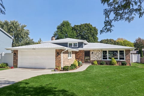 Tiny photo for 7701 Florence Avenue, Darien, IL 60561 (MLS # 12792655)