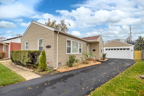 Tiny photo for 508 Crestwood Avenue, Des Plaines, IL 60016 (MLS # 12522898)