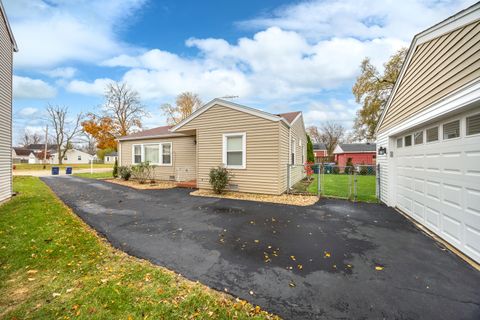 Tiny photo for 508 Crestwood Avenue, Des Plaines, IL 60016 (MLS # 12522898)
