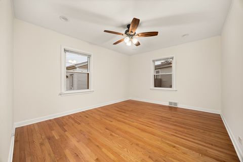 Tiny photo for 508 Crestwood Avenue, Des Plaines, IL 60016 (MLS # 12522898)