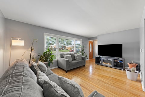 Tiny photo for 5902 W Maple Avenue, Berkeley, IL 60163 (MLS # 12719417)