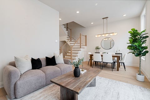 Tiny photo for 2333 N Cambridge Avenue #B, Chicago, IL 60614 (MLS # 12723623)