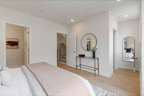 Tiny photo for 2333 N Cambridge Avenue #B, Chicago, IL 60614 (MLS # 12723623)