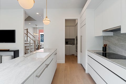 Tiny photo for 2333 N Cambridge Avenue #B, Chicago, IL 60614 (MLS # 12723623)