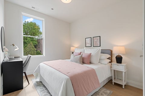 Tiny photo for 2333 N Cambridge Avenue #B, Chicago, IL 60614 (MLS # 12723623)