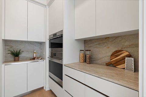 Tiny photo for 2333 N Cambridge Avenue #B, Chicago, IL 60614 (MLS # 12723623)