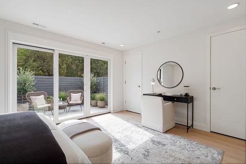Tiny photo for 2333 N Cambridge Avenue #B, Chicago, IL 60614 (MLS # 12723623)