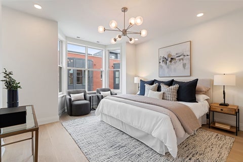 Tiny photo for 2333 N Cambridge Avenue #B, Chicago, IL 60614 (MLS # 12723623)