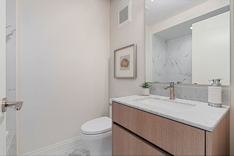 Tiny photo for 2333 N Cambridge Avenue #B, Chicago, IL 60614 (MLS # 12723623)