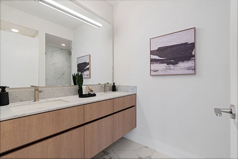 Tiny photo for 2333 N Cambridge Avenue #B, Chicago, IL 60614 (MLS # 12723623)