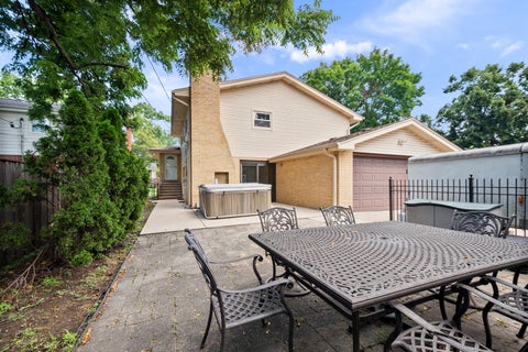 Tiny photo for 600 FLORENCE Drive, Park Ridge, IL 60068 (MLS # 12758573)