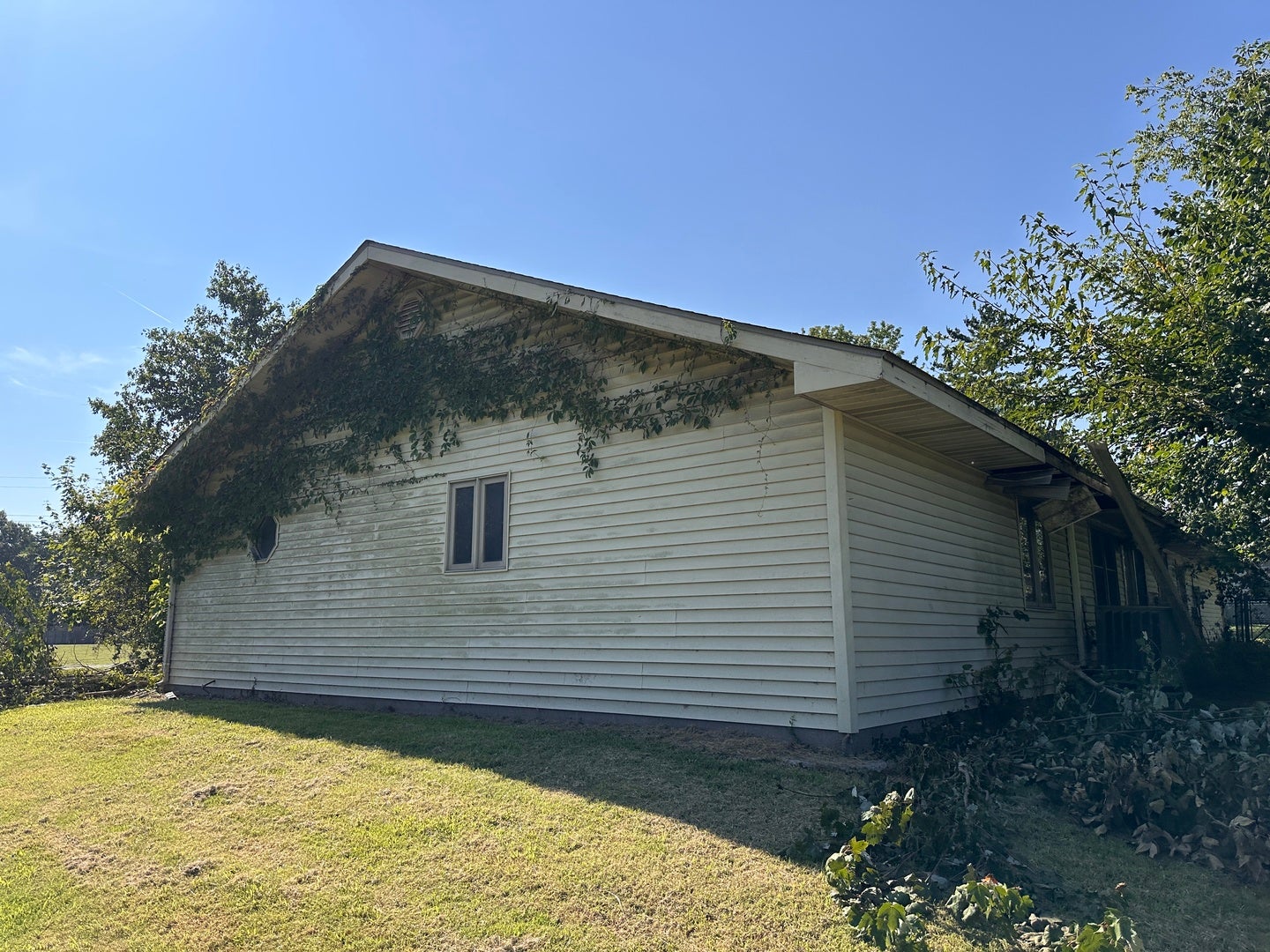 6586 Roberts Road