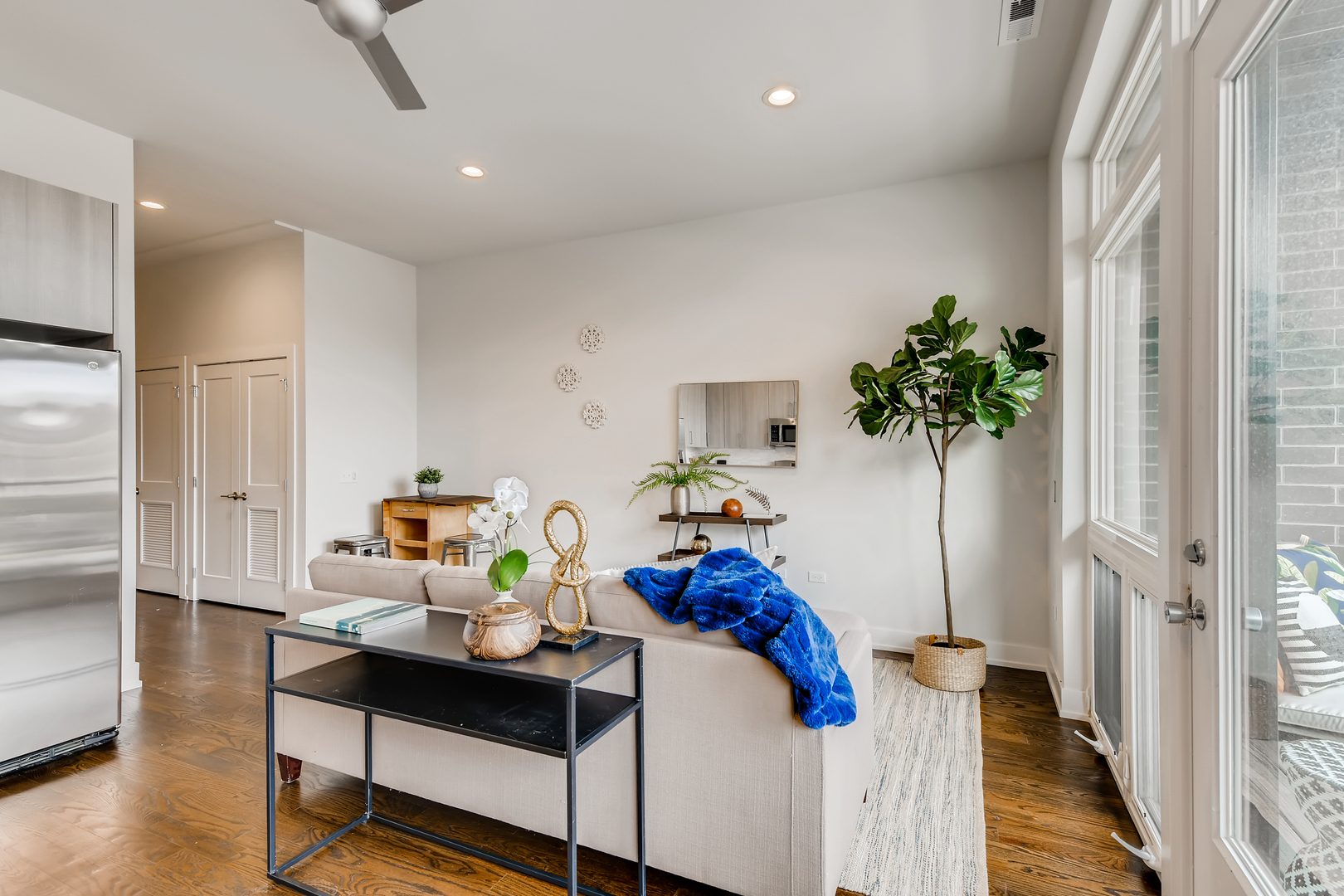 2351 W North Avenue 4E