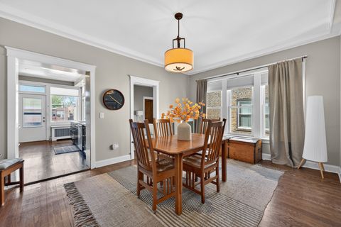 Tiny photo for 1433 W Rosemont Avenue #3W, Chicago, IL 60660 (MLS # 12637125)