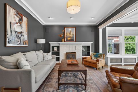 Tiny photo for 1433 W Rosemont Avenue #3W, Chicago, IL 60660 (MLS # 12637125)