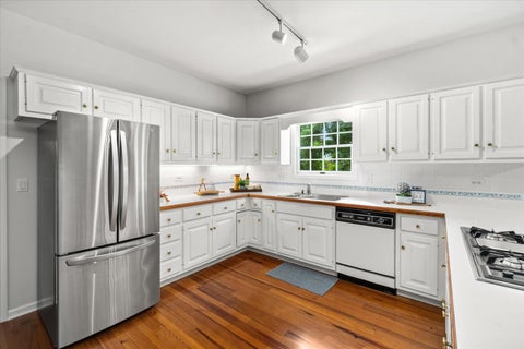 Tiny photo for 501 Pin Oak Court, St. Charles, IL 60174 (MLS # 12759252)