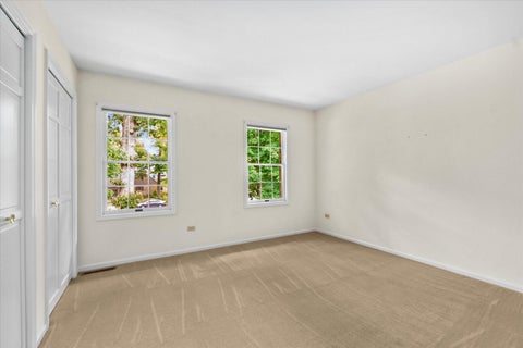 Tiny photo for 501 Pin Oak Court, St. Charles, IL 60174 (MLS # 12759252)