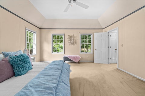 Tiny photo for 501 Pin Oak Court, St. Charles, IL 60174 (MLS # 12759252)