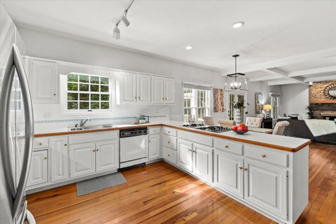 Tiny photo for 501 Pin Oak Court, St. Charles, IL 60174 (MLS # 12759252)