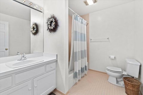 Tiny photo for 501 Pin Oak Court, St. Charles, IL 60174 (MLS # 12759252)